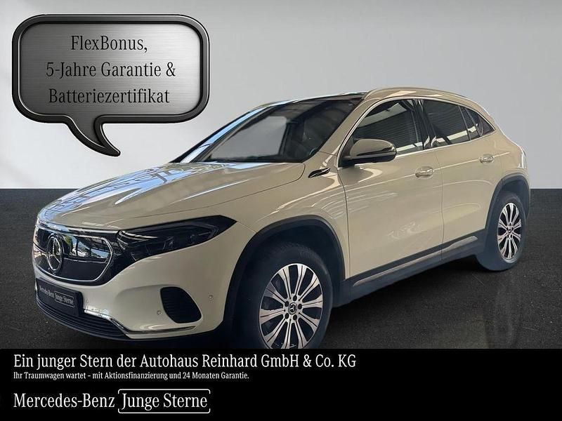 Weiß Gebraucht 2022 Mercedes EQA250 Electric Art SUV | 30.650 € (Guter Preis) - Bild 1/4