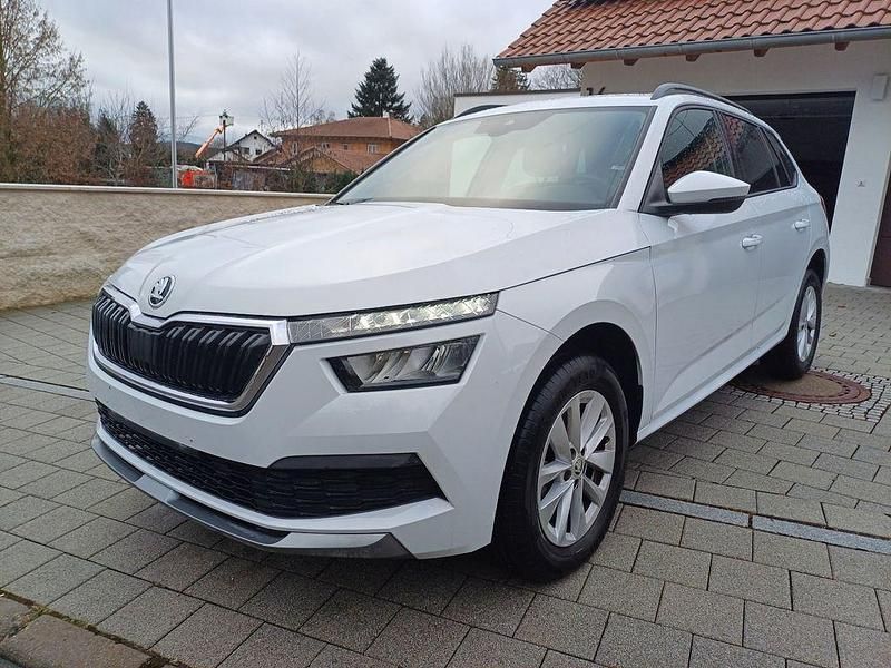 Weiß Gebraucht 2024 Skoda Kamiq Ambition SUV | 22.495 € (Guter Preis) - Bild 1/4