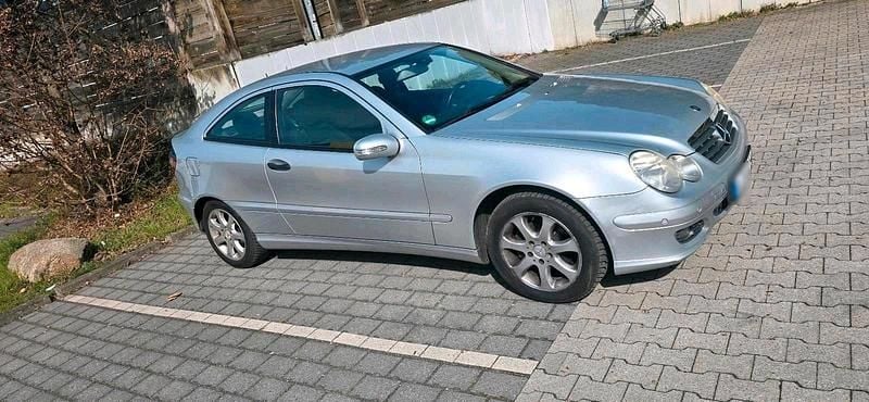 Gebraucht Mercedes C180 143 PS (105 kW) 2006 Silber Coupé