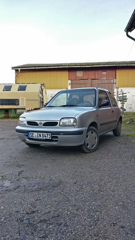 Gebraucht Nissan Micra 54 PS (39 kW) 1997 Silber Kleinwagen