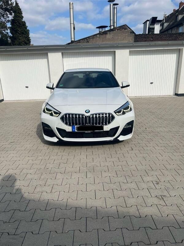 Weiß Gebraucht 2020 BMW 218 M Sport Coupé | 23.700 € (Etwas zu teuer) - Bild 1/4