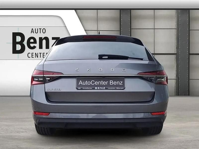Gebraucht Skoda Superb Style 150 PS (110 kW) 2023 Grau Kombi