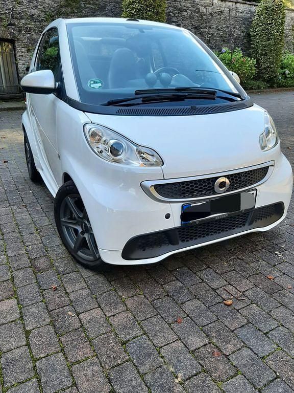 Weiß Gebraucht 2013 Smart ForTwo Cabrio Passion Cabrio | 9.799 € (Teuer) - Bild 1/4
