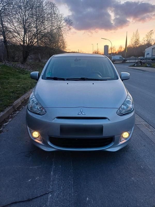 Gebraucht Mitsubishi Space Star 80 PS (58 kW) 2014 Silber Van / Kleinbus