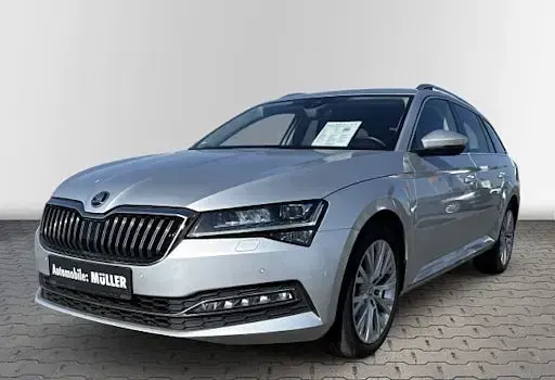 Gebraucht Skoda Superb Style 150 PS (110 kW) 2022 Silber Kombi