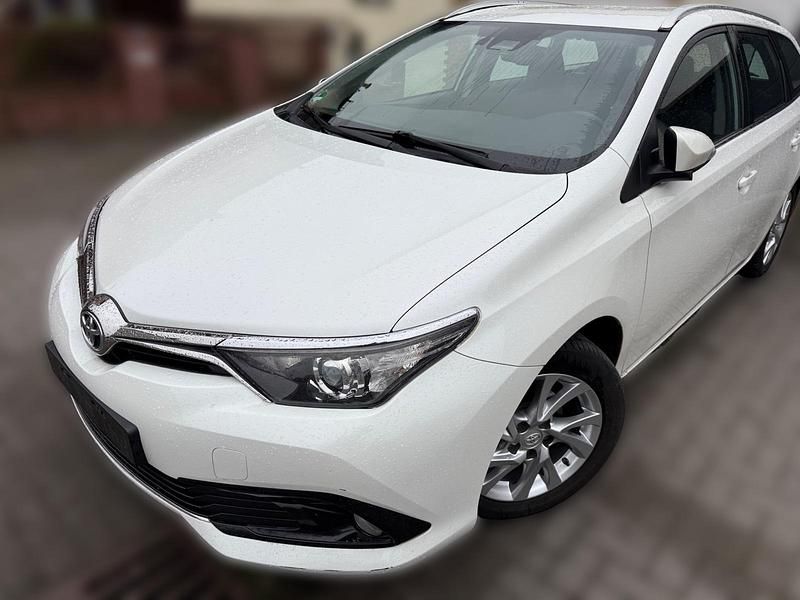 Gebraucht Toyota Auris Sport 112 PS (82 kW) 2015 Weiß Kombi