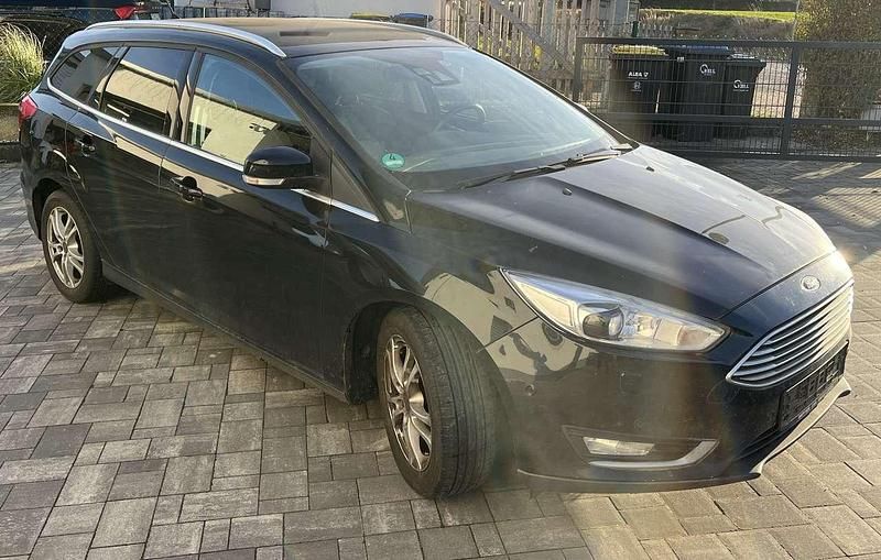Gebraucht Ford Focus 120 PS (88 kW) 2015 Schwarz Kombi