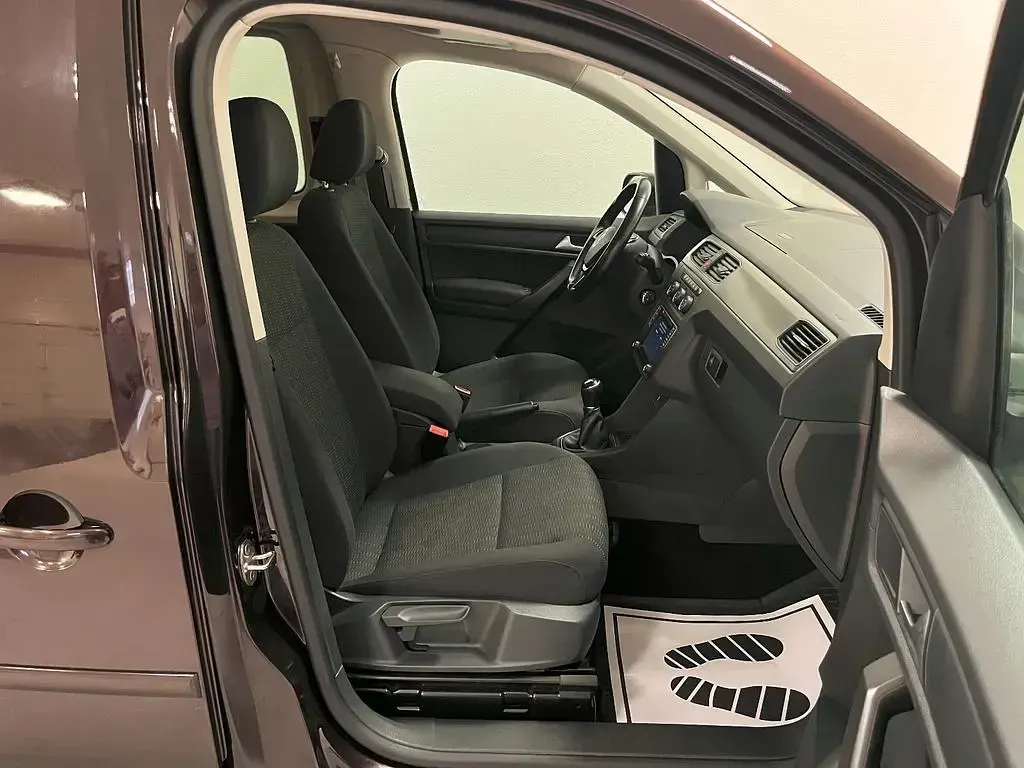 Gebraucht VW Caddy Comfortline 150 PS (110 kW) 2016 Schwarz Van / Kleinbus