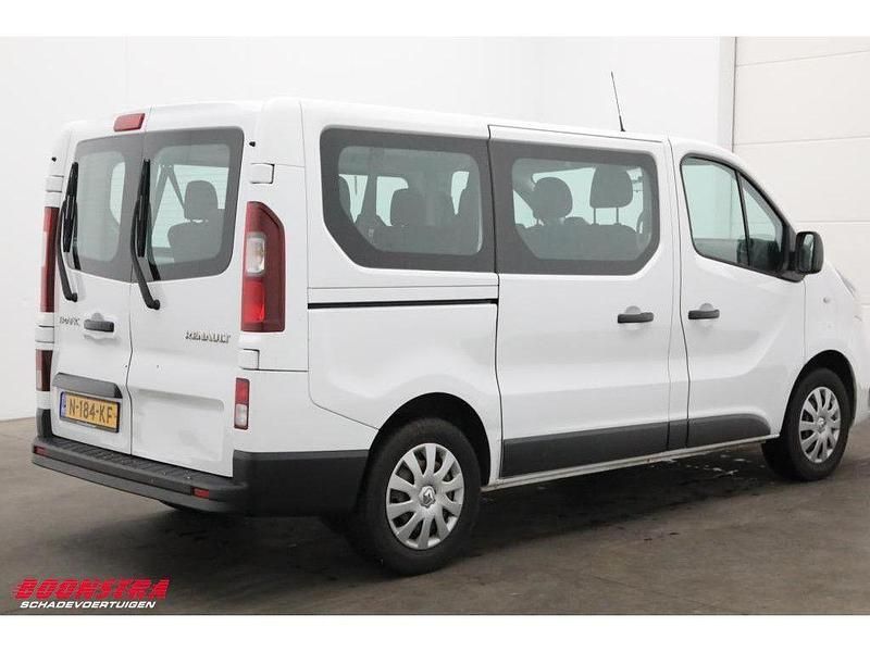 Gebraucht Renault Trafic Expression 97 PS (71 kW) 2018 Weiß Van / Kleinbus
