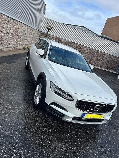 Gebraucht Volvo V90 CC Pro 190 PS (139 kW) 2018 Weiß Kombi
