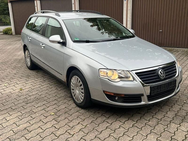 Silber Gebraucht 2006 VW Passat Kombi | 2.700 € (Fairer Preis) - Bild 1/4
