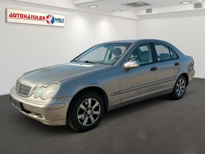 Gebraucht Mercedes C180 Classic 143 PS (105 kW) 2003 Silber Limousine