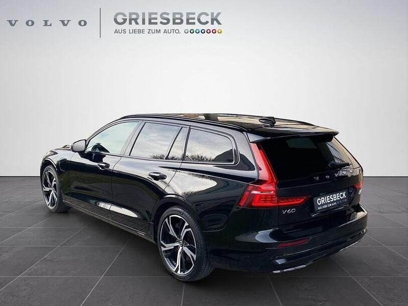 Gebraucht Volvo V60 Ultimate 455 PS (334 kW) 2023 Onyx black / metallic Kombi