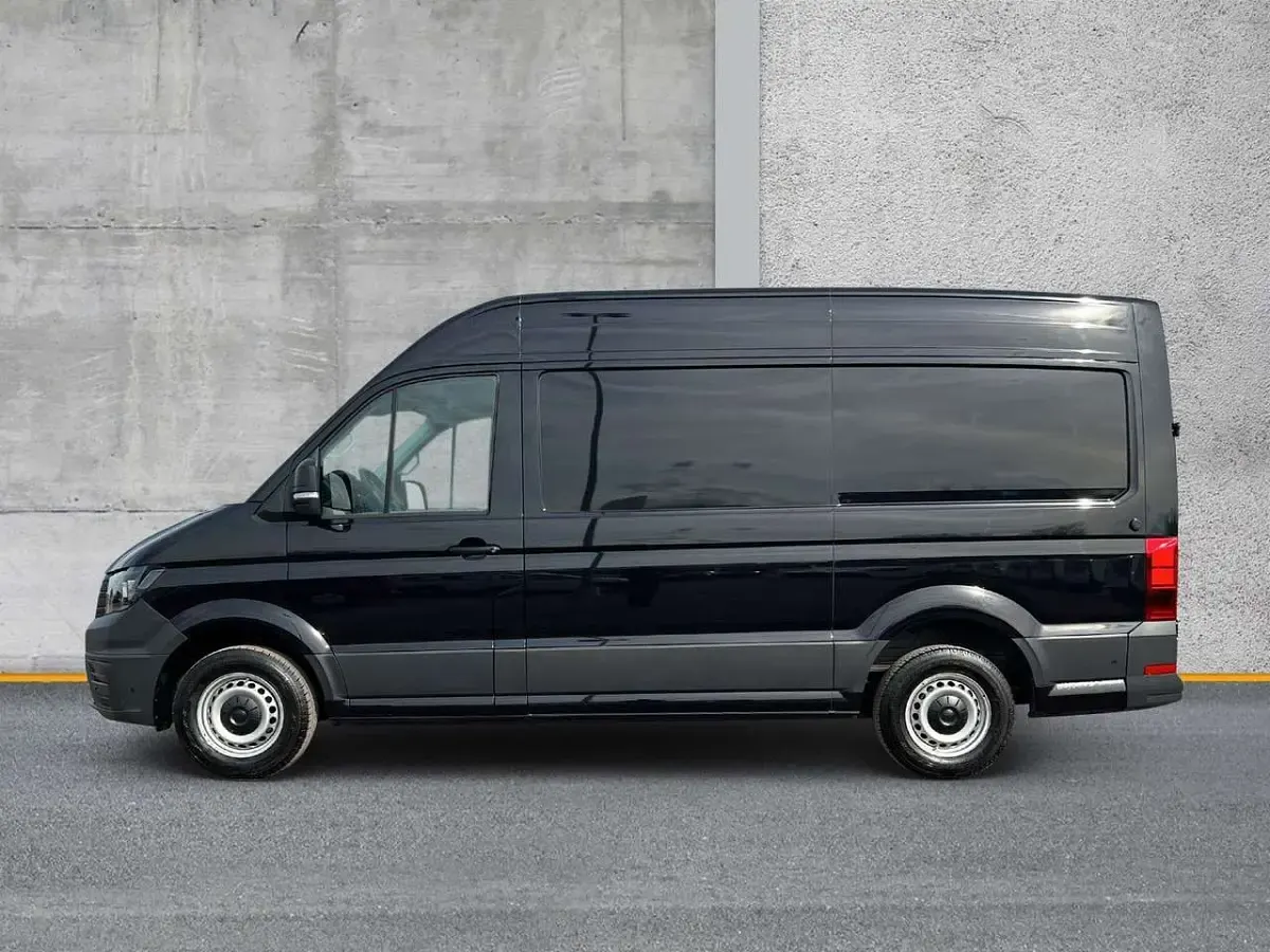 Gebraucht VW Crafter 140 PS (102 kW) 2025 Schwarz Van