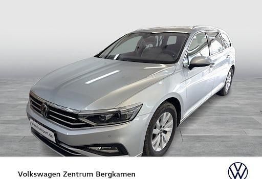 Gebraucht VW Passat Elegance 190 PS (139 kW) 2022 Scale silver metallic Kombi