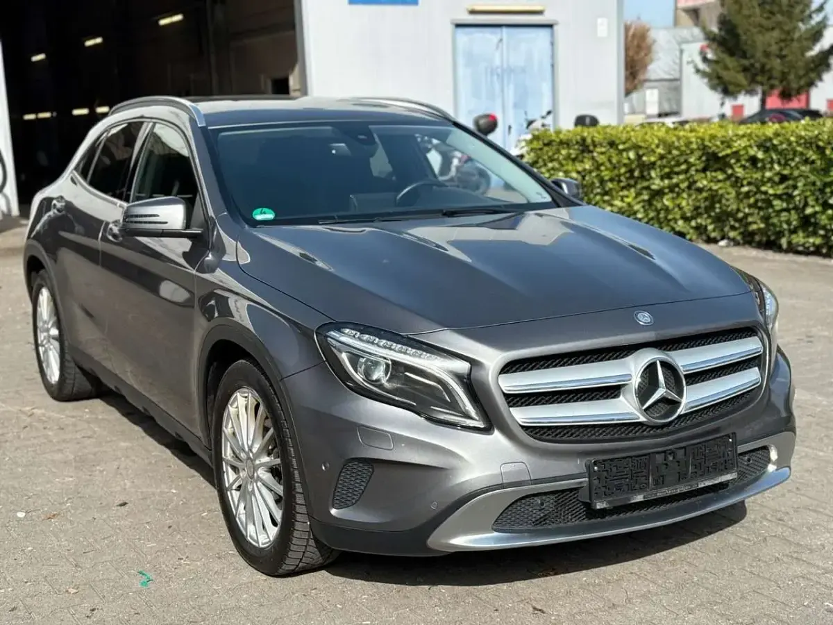 Gebraucht Mercedes GLA220 Urban 177 PS (130 kW) 2016 Grau SUV