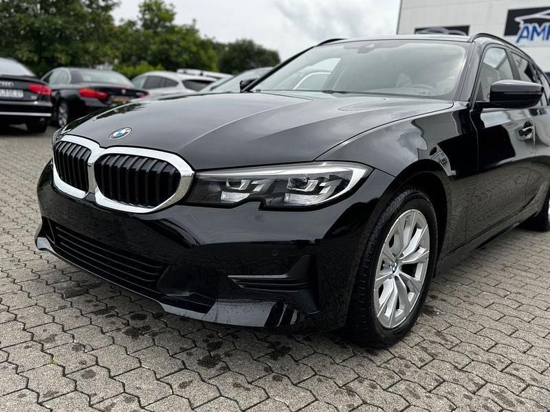 Gebraucht BMW 320 Advantage 190 PS (139 kW) 2021 Schwarz Kombi