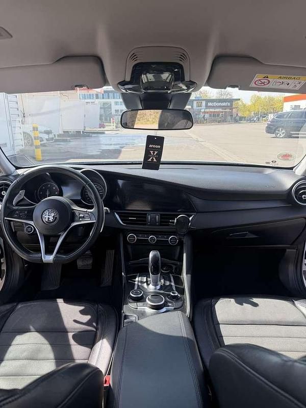 Gebraucht Alfa Romeo Giulia Super 179 PS (131 kW) 2016 Limousine