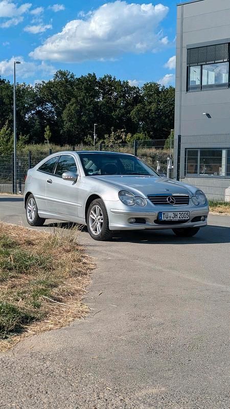 Silber Gebraucht 2003 Mercedes C230 Coupé | 4.400 € - Bild 1/4