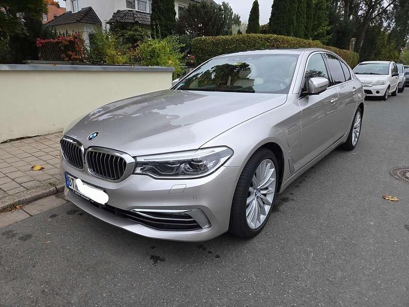 Grau Gebraucht 2018 BMW 530e iPerformance Limousine | 25.000 € (Guter Preis) - Bild 1/4