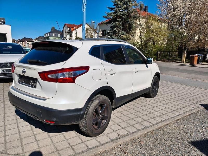 Gebraucht Nissan Qashqai 116 PS (85 kW) 2016 Weiß SUV