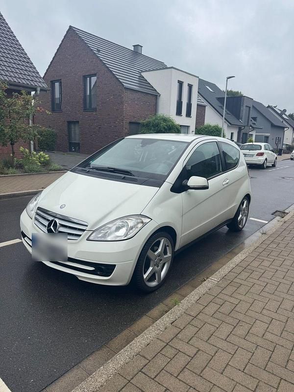Weiß Gebraucht 2008 Mercedes A170 Limousine | 2.950 € (Fairer Preis) - Bild 1/4