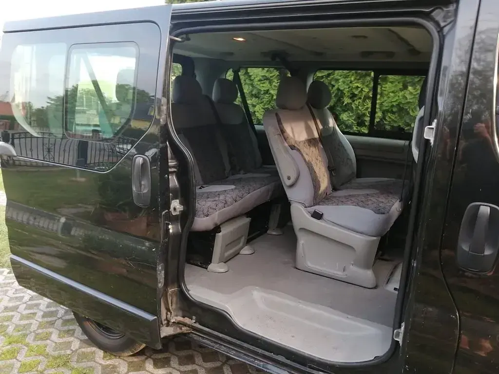Second-hand Nissan Primastar 147 CP (108 kW) 2009 Negru Monovolum