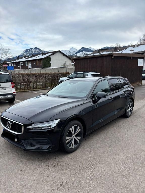 Gebraucht Volvo V60 150 PS (110 kW) 2018 Schwarz Kombi
