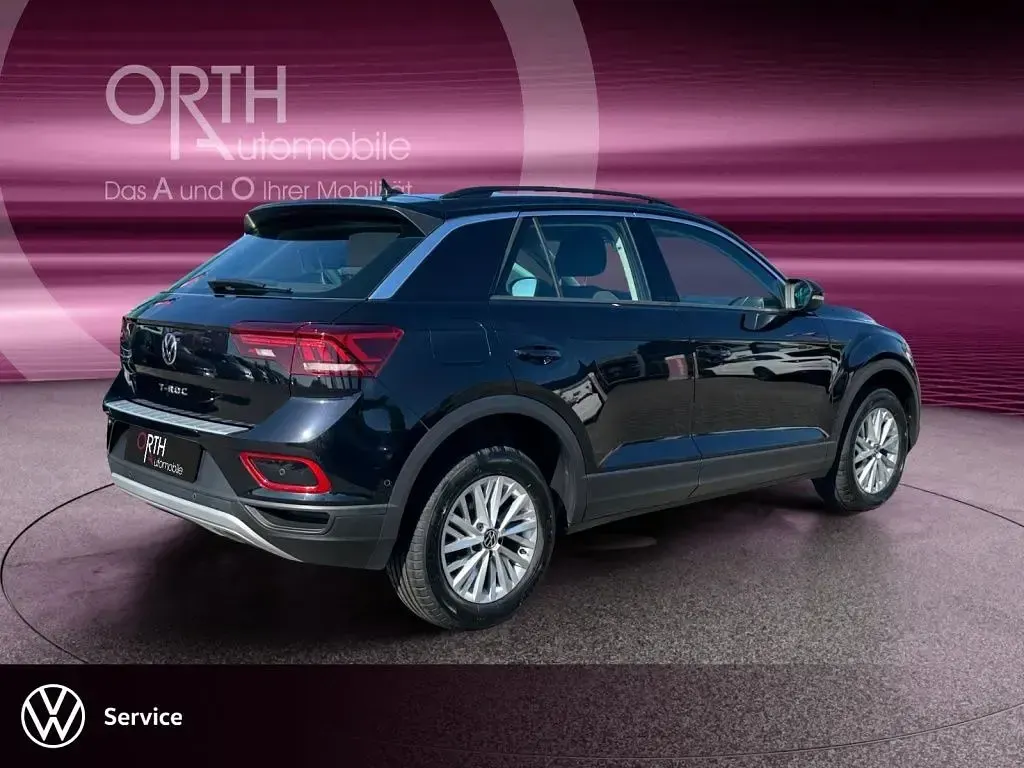 Second-hand VW T-Roc Life 150 CP (110 kW) 2022 Negru SUV