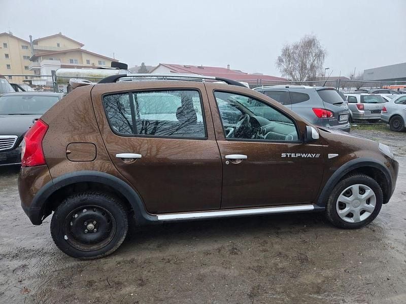 Gebraucht Dacia Sandero Stepway 84 PS (61 kW) 2012 Braun SUV