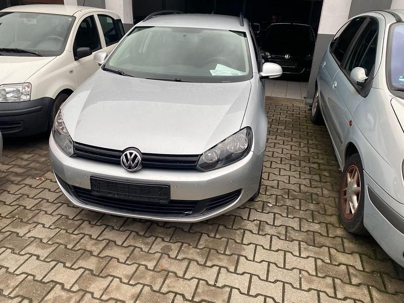Silber Gebraucht 2011 VW Golf VI Style Kombi | 3.250 € (Superpreis) - Bild 1/4