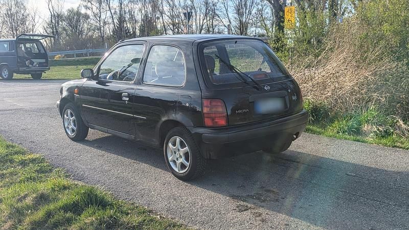 Gebraucht Nissan Micra 54 PS (39 kW) 1998 Schwarz Kleinwagen