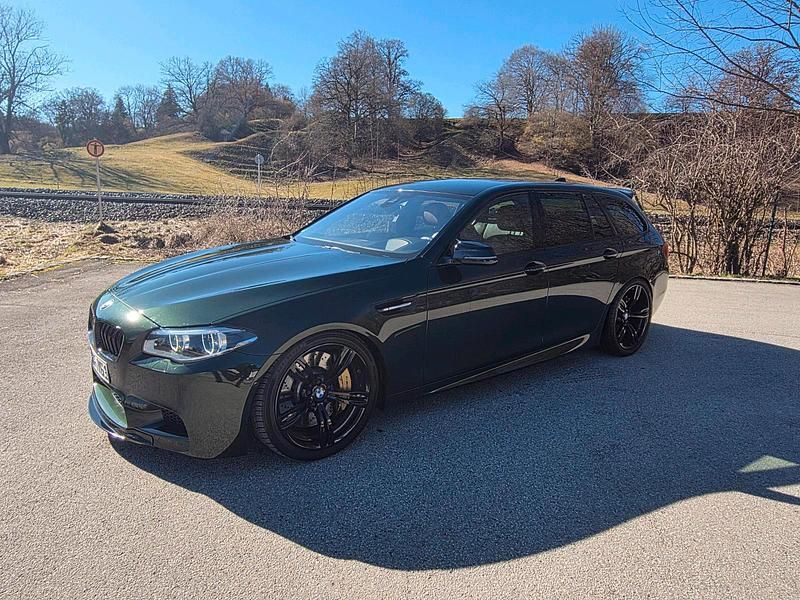 Gebraucht BMW 535 313 PS (230 kW) 2015 Grün Kombi
