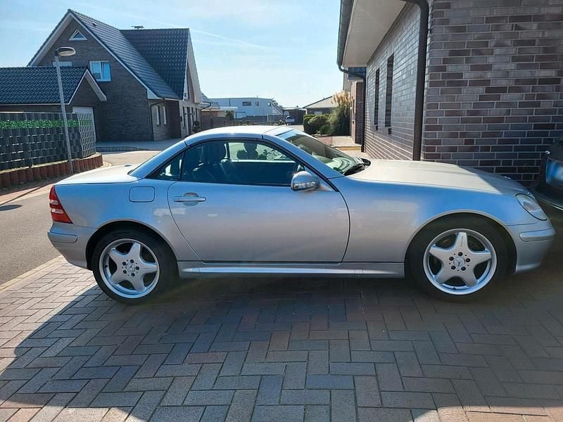 Gebraucht Mercedes SLK320 217 PS (159 kW) 2001 Silber Cabrio