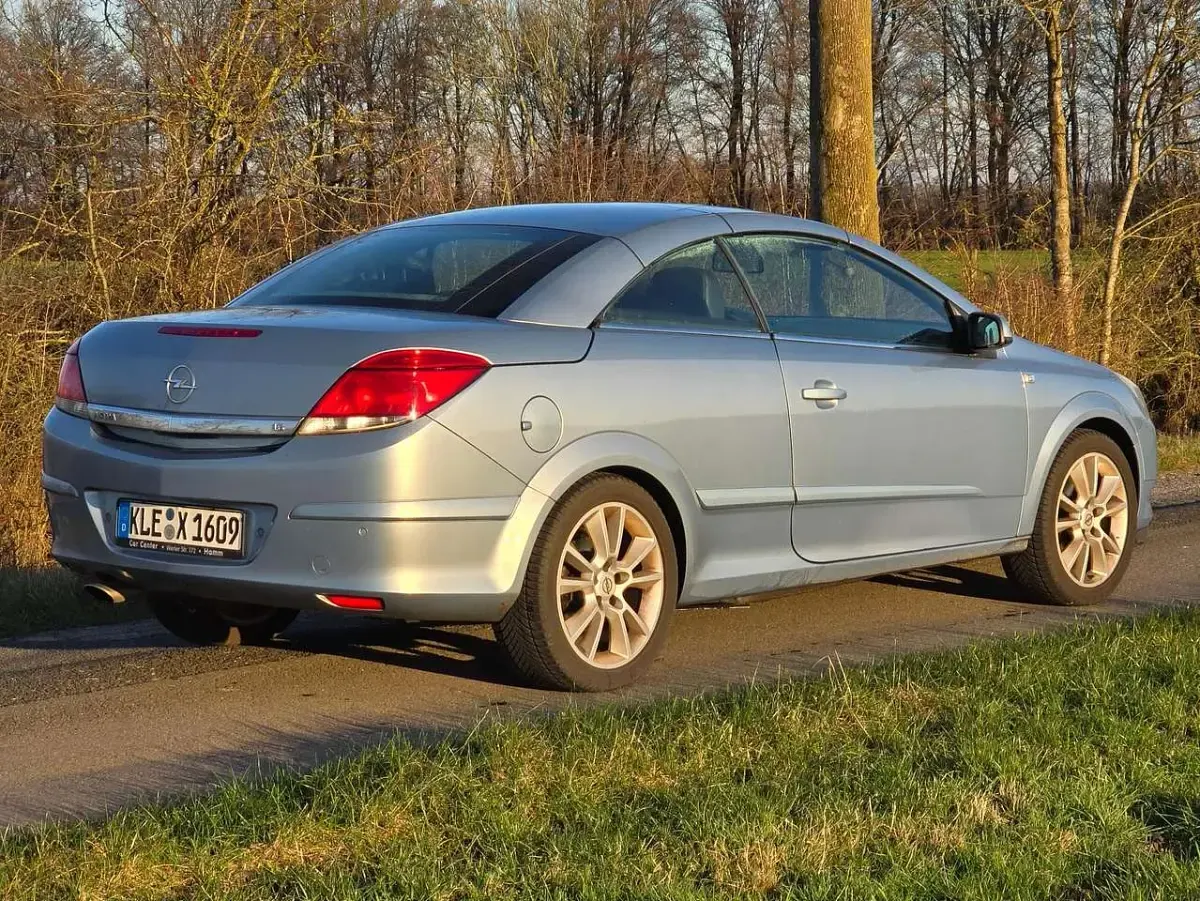 Gebraucht Opel Astra Edition 116 PS (85 kW) 2008 Blau Cabrio