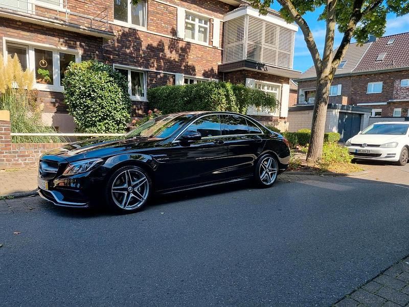 Schwarz Gebraucht 2016 Mercedes C63 AMG AMG Limousine | 36.630 € (Fairer Preis) - Bild 1/4