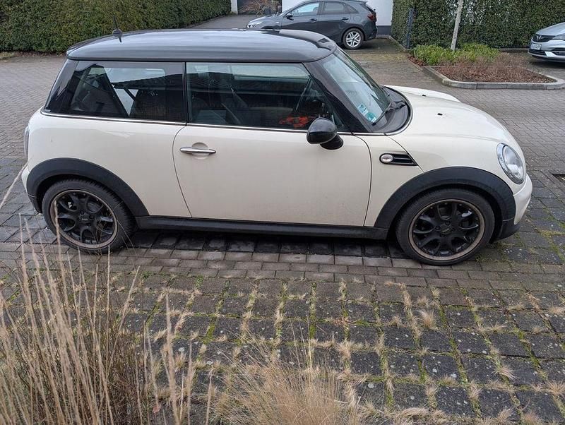 Gebraucht Mini Cooper Pepper 122 PS (89 kW) 2011 Weiß Kleinwagen