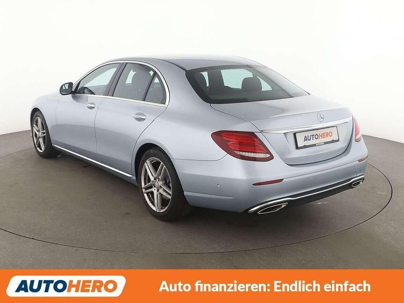 Gebraucht Mercedes E200 Avantgarde 184 PS (135 kW) 2016 Diamantsilber Limousine