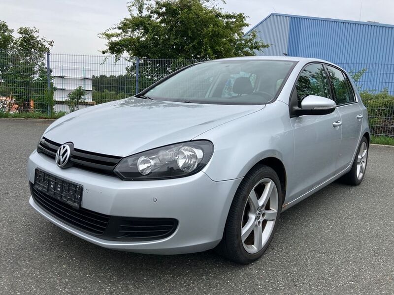 Silber Gebraucht 2010 VW Golf VI Trendline Limousine | 2.999 € (Superpreis) - Bild 1/4