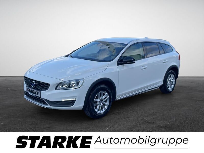 Weiß Gebraucht 2017 Volvo V60 CC Pro Kombi | 19.950 € (Fairer Preis) - Bild 1/4