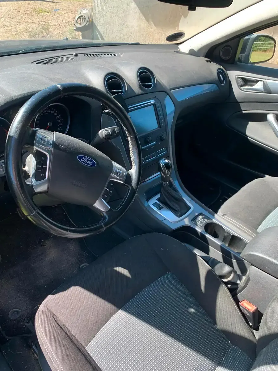 Gebraucht Ford Mondeo Titanium 141 PS (103 kW) 2012 Schwarz Kombi