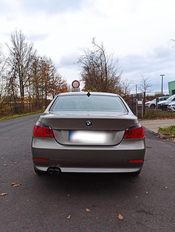Gebraucht BMW 525 218 PS (160 kW) 2005 Braun Limousine
