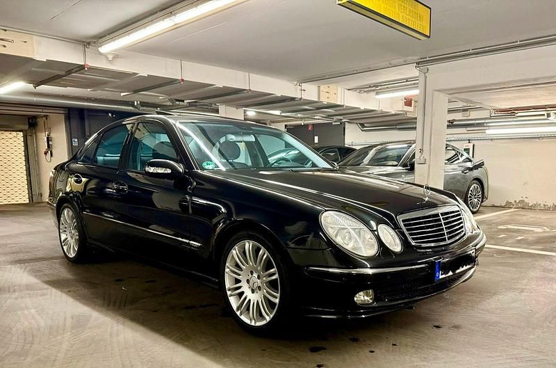 Andere farben Gebraucht 2003 Mercedes E200 Limousine | 8.699 € (Teuer) - Bild 1/4
