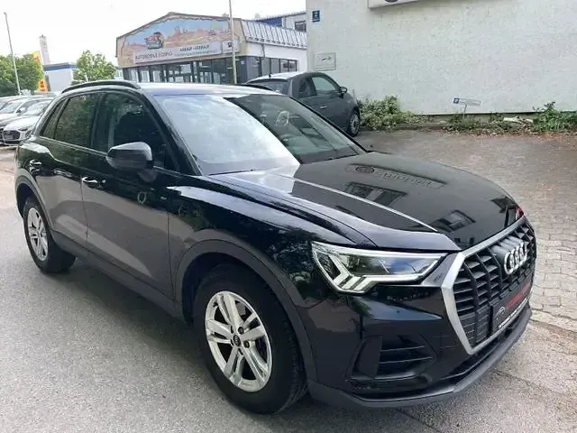 Second-hand Audi Q3 Business 150 CP (110 kW) 2022 Negru SUV