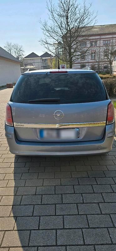 Gebraucht Opel Astra Selection 116 PS (85 kW) 2009 Grau Kombi