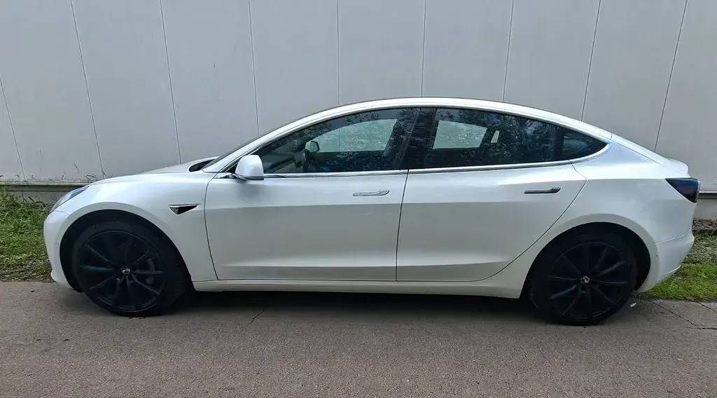 Gebraucht Tesla Model 3 258 kW (351 PS) 2019 Weiß Limousine