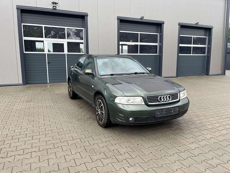 Gebraucht Audi A4 102 PS (75 kW) 2001 Grün Limousine