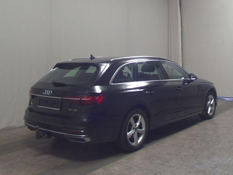 Gebraucht Audi A4 Advanced 204 PS (150 kW) 2022 Brillantschwarz Kombi