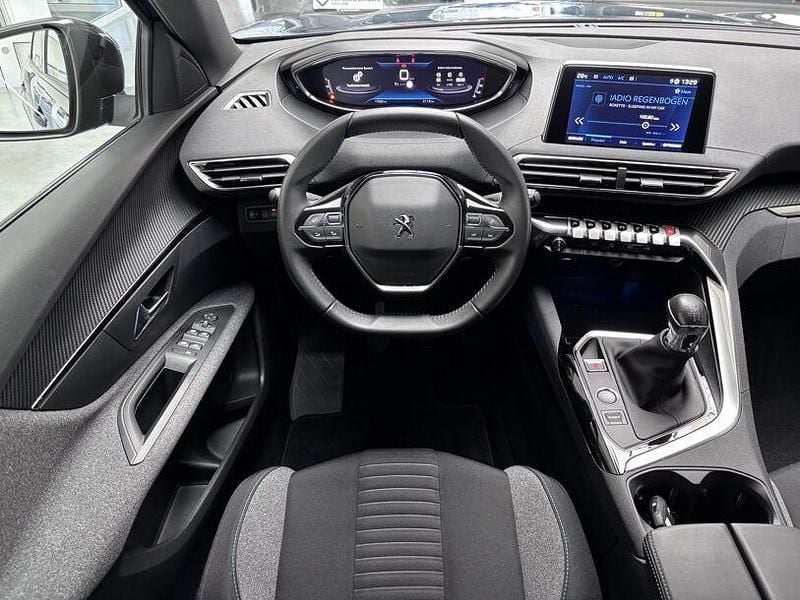 Gebraucht Peugeot 3008 Active 131 PS (96 kW) 2023 Blau (metallic) SUV
