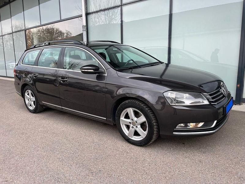 Gebraucht VW Passat Comfortline 122 PS (89 kW) 2011 Braun Kombi